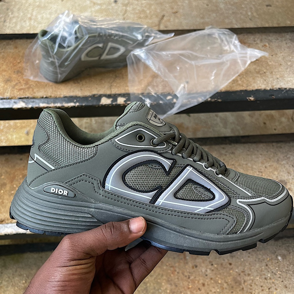 Christian Dior B30